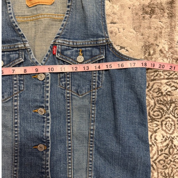 Levi Vintage Retro Trucker Button Front Collarless Denim Jean Vest Womens M - Picture 9 of 10